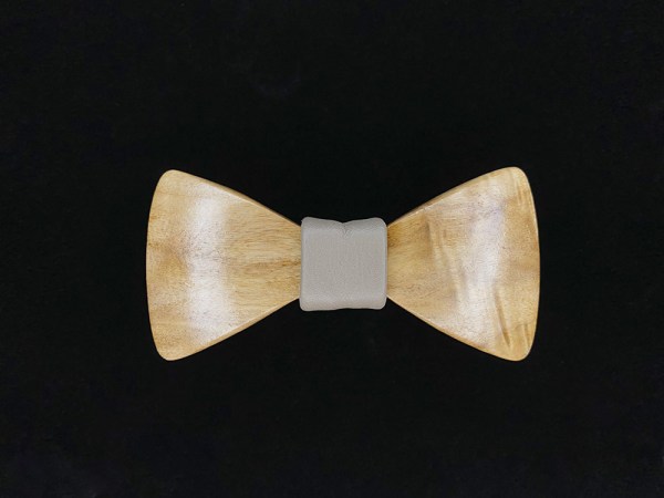 Cottonwood bowtie with a light gray leather middle wrap.